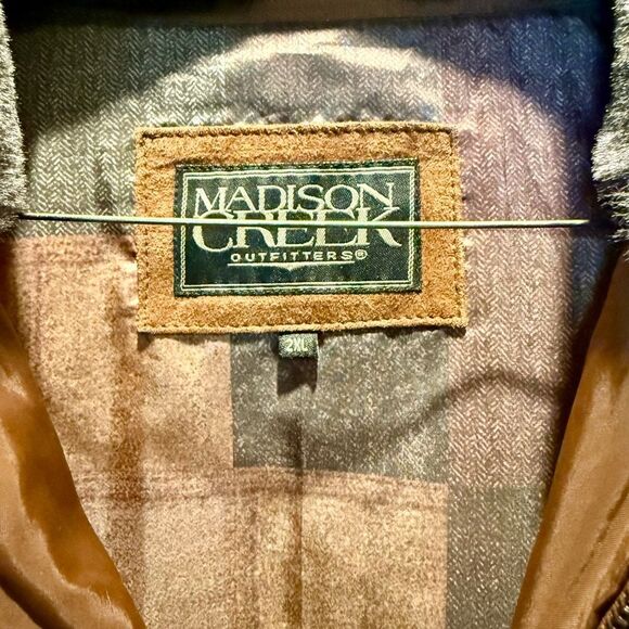 Madison Creek Leather Vest - Picture 2 of 3